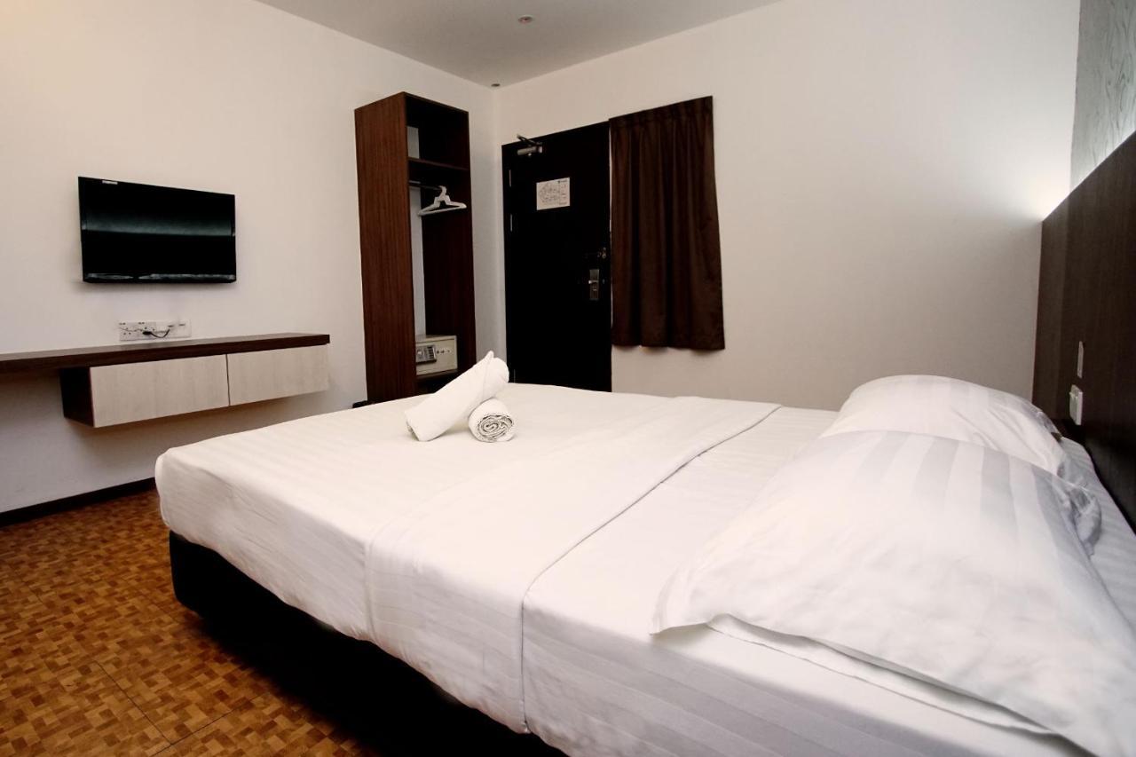 Pavilion Inn Miri Exterior photo